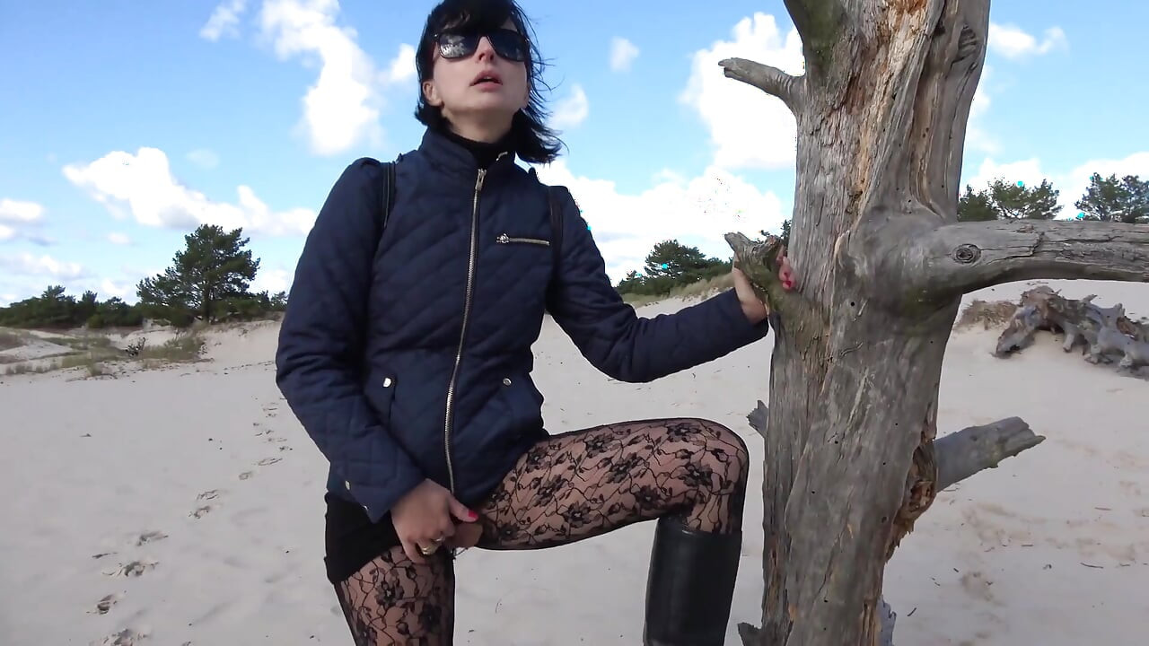 Kink na piaszczystej wydmie