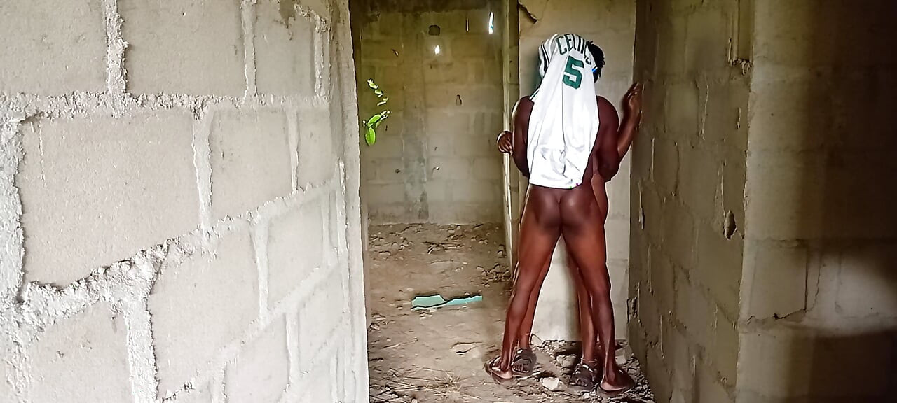 He Called His Ex to Come Meet Him at the Bush Were He Is Farming She Came and He Too Her to Uncompleted Building to Fuck Her