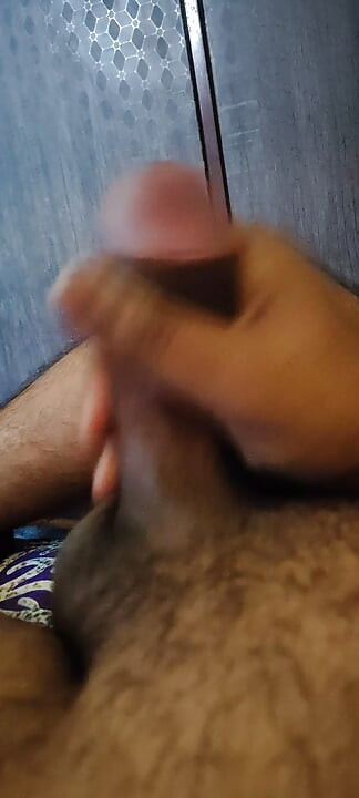男孩独自打飞机