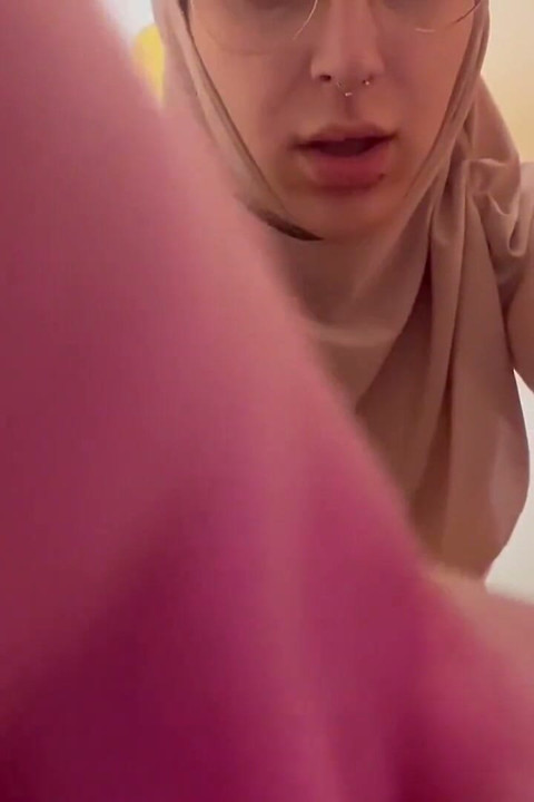 Muslim Pussy Play
