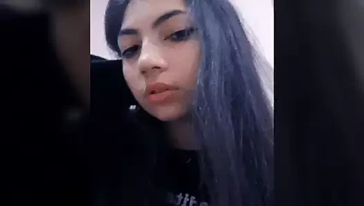 18 year old girl masturbates