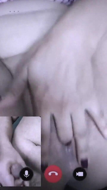 Indiai feleség videohívásos szex a férjével | 1. klip