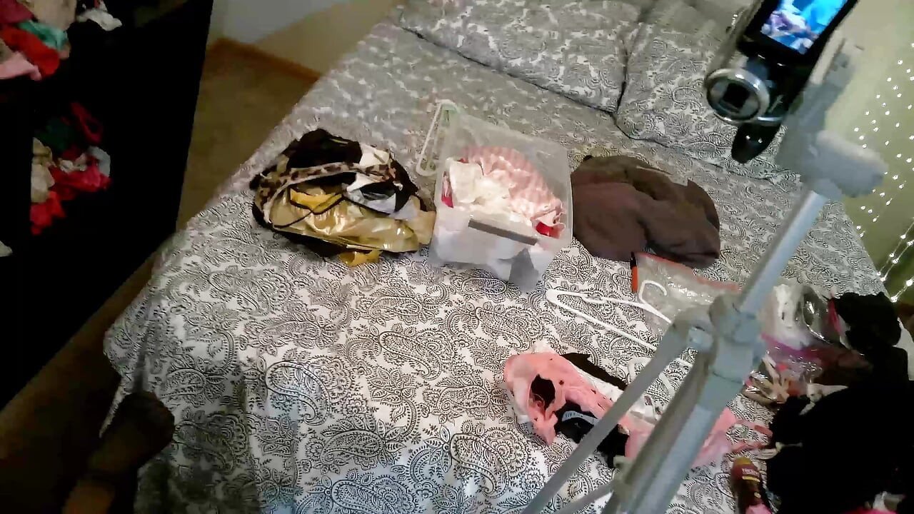 Huge unplanned cum shot in satin