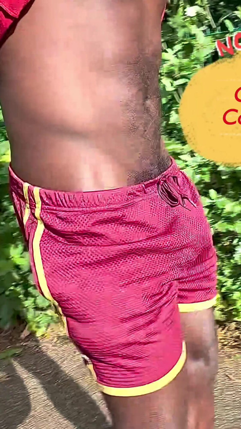 Walking Commando Under a Scorching Heatwave…