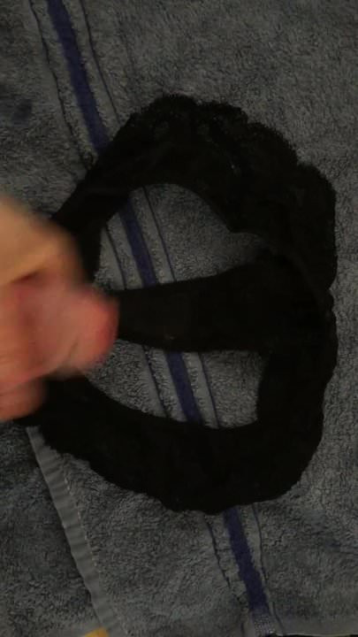射在我朋友的丁字裤里