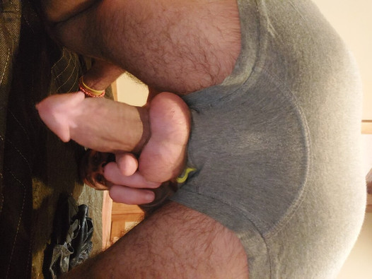 Imagine this dick cumming in u....