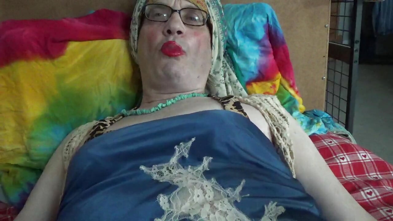 Ladyboy Serge Ave-Lusin. 2026jb