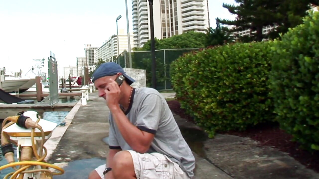 Nena tetona se rellena de polla dura y lechada en las tetas