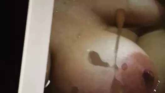 Masbater'ın karısının göğüsleri