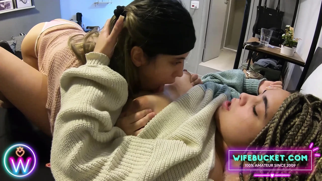 Wifebucket Amateurs - My GF dared me to film her and her best GF