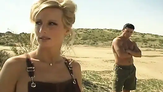 Бурный трах на улице с блондинкой-соблазнительницей