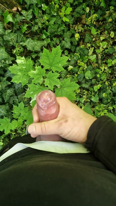 Wixxing in the forest 💦 | Clip 2