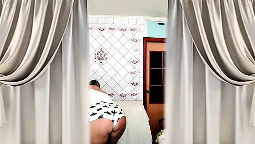 Горячая домохозяйка Лукерия после душа