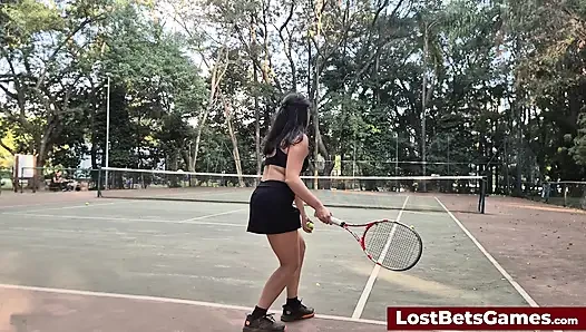 Rafaela and Igor are taking their Strip Tennis match outside