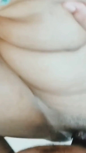 cute girl showed boobs and fingering viral video | Clip 2