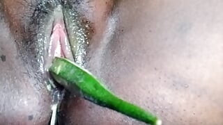 Ibu tiri Tamil menjilat kotor dengan jari wanita 💦