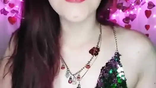 Shyyfxx Hot Influencer Stripteases Sin Bedste Ven Med En Lykkelig Slutning