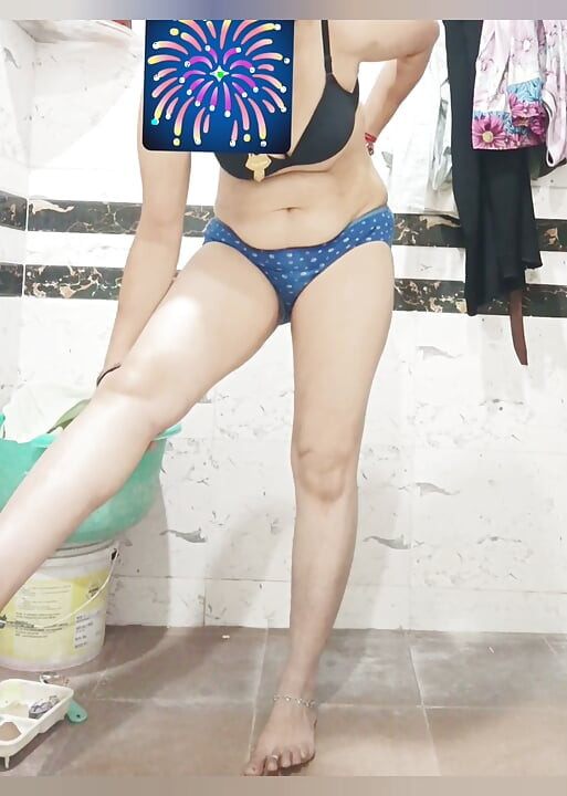 Priya bhabi trevlig kroppsshow