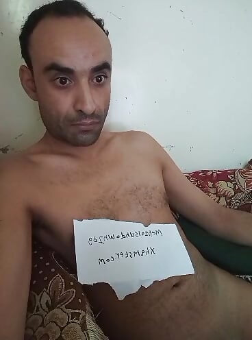 Sexy čůrák se snaží masturbovat