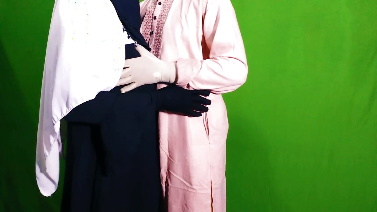 แม่เลี้ยงอินเดียโดนลูกเลี้ยงเย็ดในห้องนอน Feat, Indian