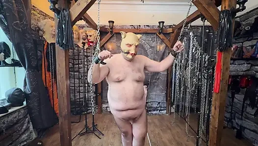 Часть 3: - Свинка Satana вернулась в город для игры с Доминой Satana!