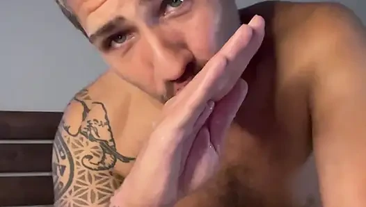 Quick Afternoon Wank & Cum Eat