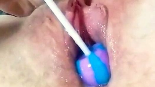 Huelo sexo y dulces - masturbándome con lechones