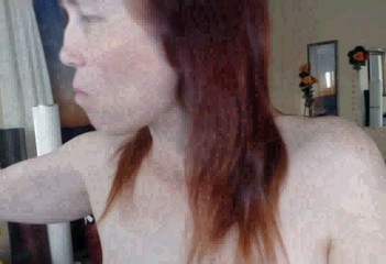 Milf laat me haar blauwe beha zien