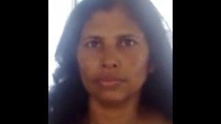 Sri Lanka milf tía se viste después de follar