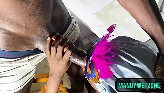 Yiyeceklerin sulu amcıkla sunulduğu özel restoran