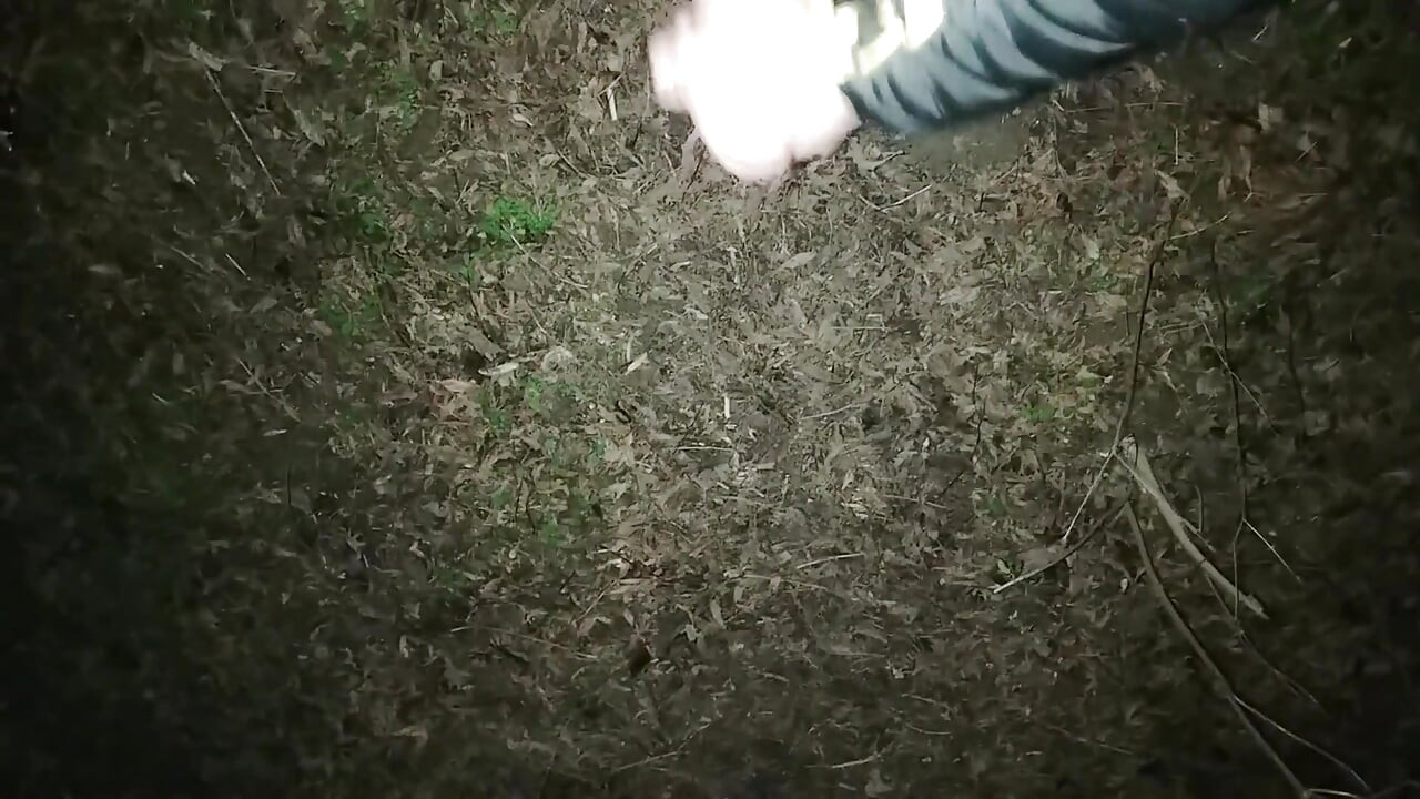 Teen Big Cumshot and Moaning Outdoor