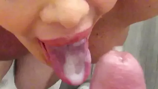 Huge Cum Load in Cougar's Mouth