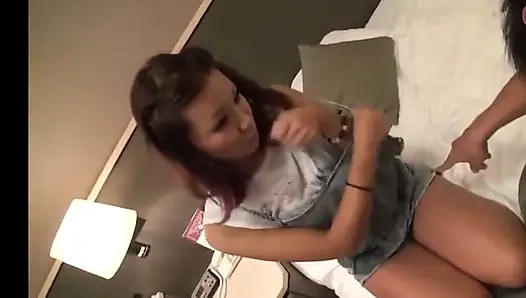 Latin Style Temptress, eğlenceli bir başlangıçla yoğun ve sürükleyici bir kremalı pirog anına dönüşürken çılgın tepkiler sergiliyor