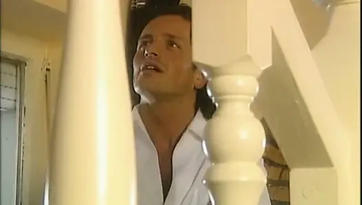 Fantastik azgın orta yaşlı seksi kadın büyük nostaljik boşalınmış bir yarağı emiyor ve sikiyor