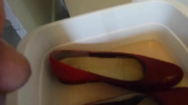 Pissing red cloth flats fm jackandcoke1947 p4