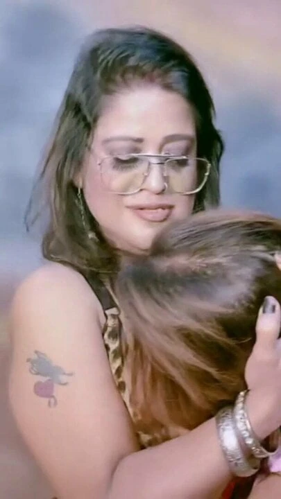 Lesbians girls, hot babes sucking