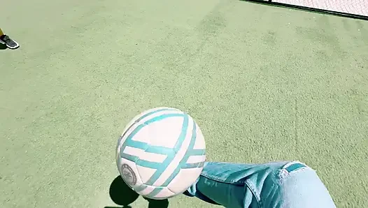 Seksi İranlı antrenörünü futbol sahasında sikiyor- anissamiller
