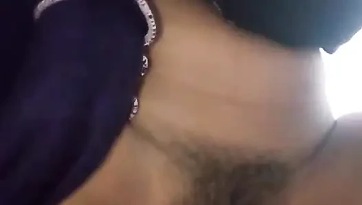 Bangladeşli kız tek başına seks yapıyor