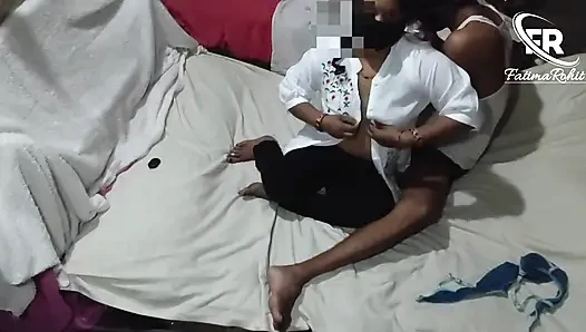 Masti teman gadis india di ranjang