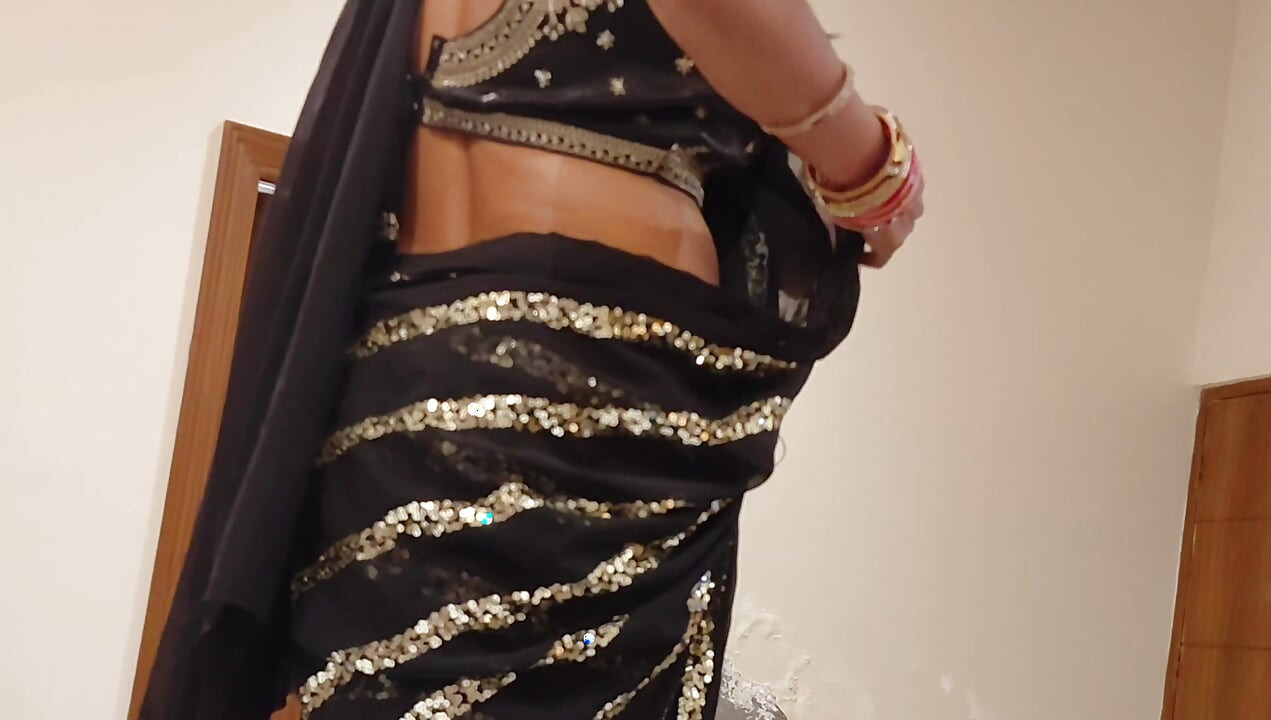 Beautiful Indian Women Pissed on Dick