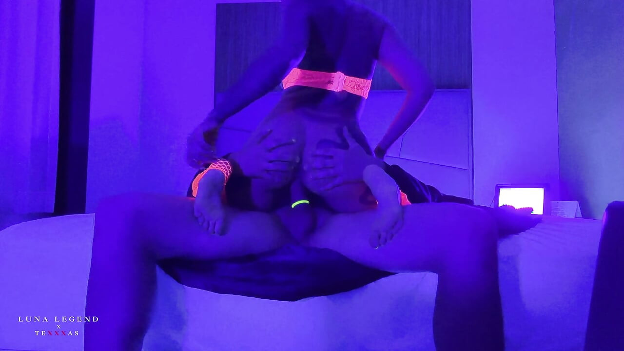 Glowing Goonette Luna Legend vs Texxxas Cock Massacre
