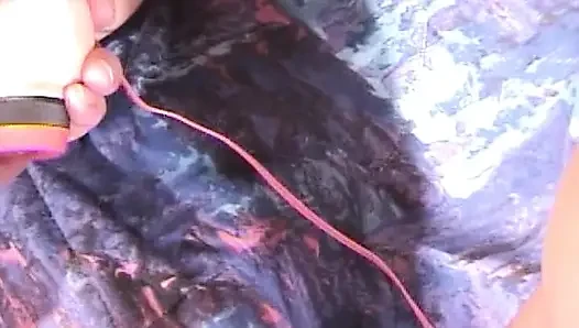 Cewek nakal rambut pirang lagi asik nyepong kontol