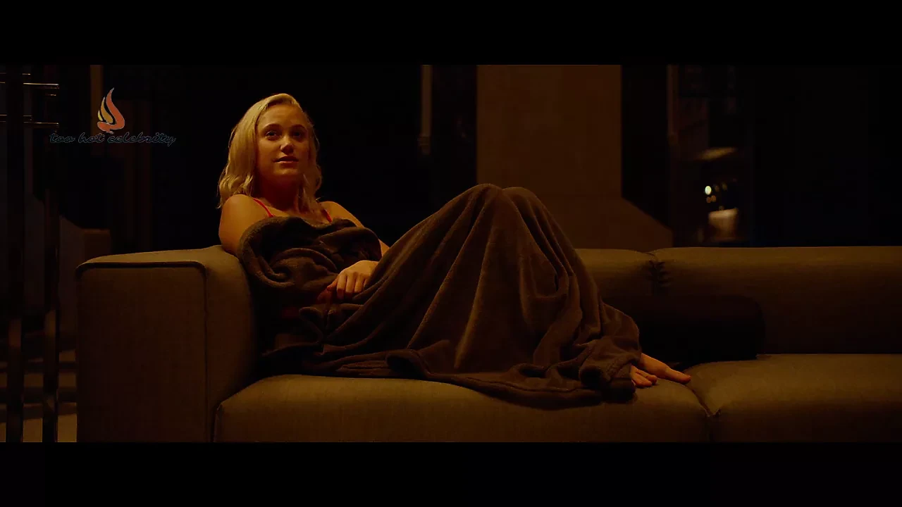 Maika monroe - tau 2018