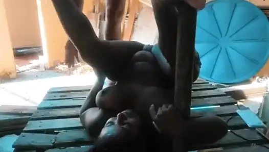 Adik tiri toket besar alami ngentot setelah pindah