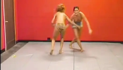 Pelacur rambut oranye tetek besar ngentot cewek seksi di atas ring