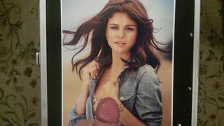 Justo Selena Gomez homenaje 1