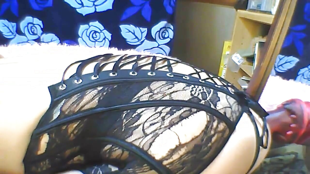 Anaka sála a ejakulovala červeného Dalea