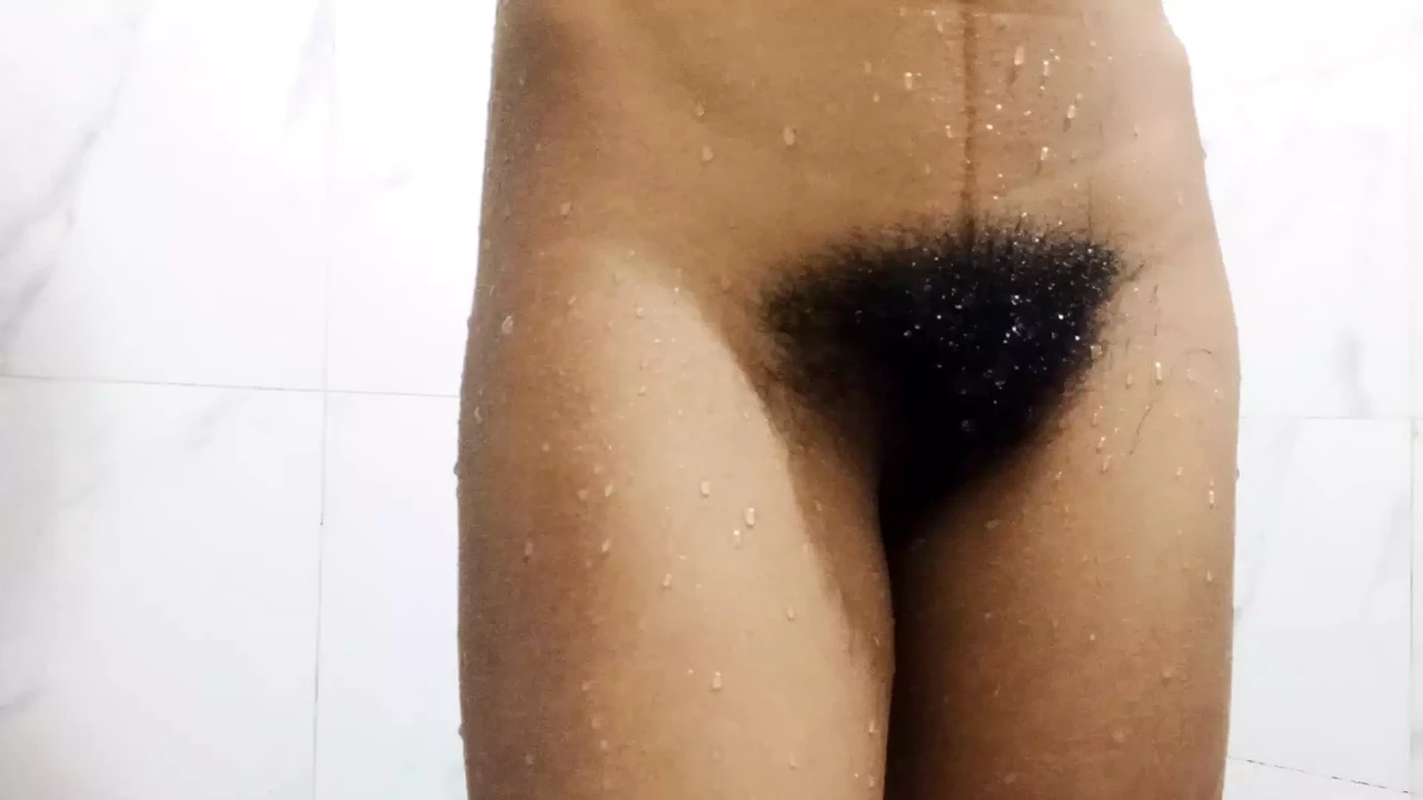 真正的业余性爱录像 - 年轻女孩洗澡最好