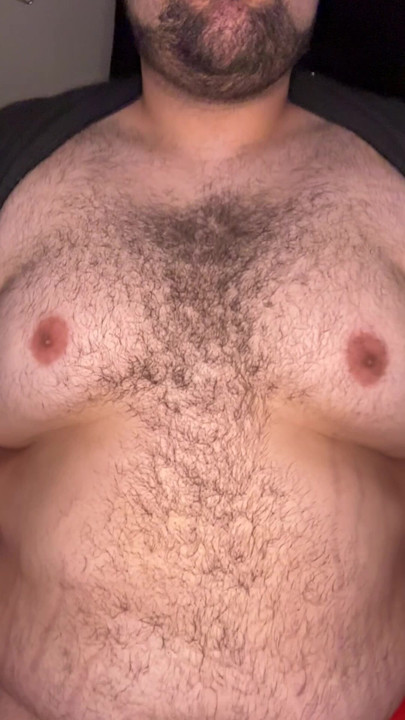 Saltando meus peitos enormes