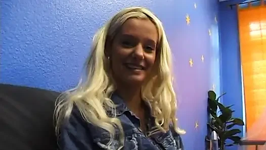 Blonde fingering her love hole